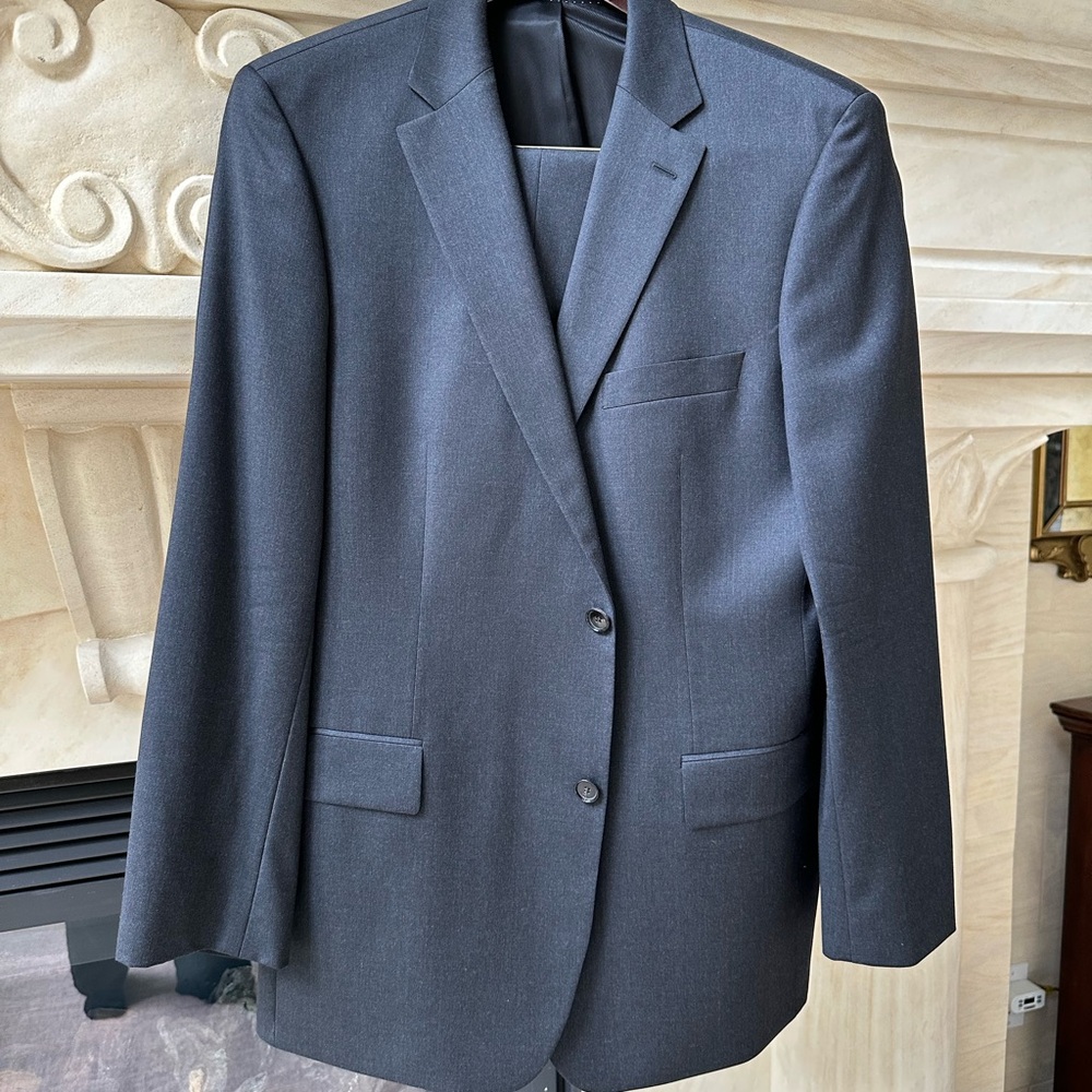 Men’s Boss Dark Grey Two Piece Suit.